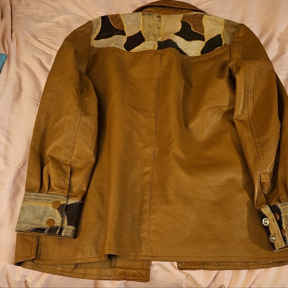 Vintage faux leather and suede it's jacket. Rare find! Good condition - Picture 3 of 7
